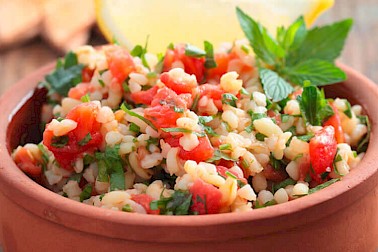 Insalata di gambi di sedano e quinoa