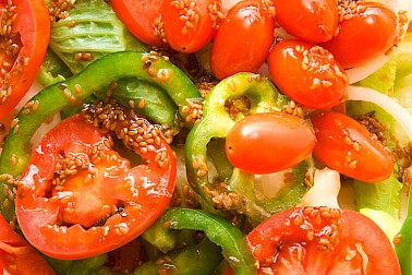 Lattughe con tonno alla vinaigrette di miele e balsamico