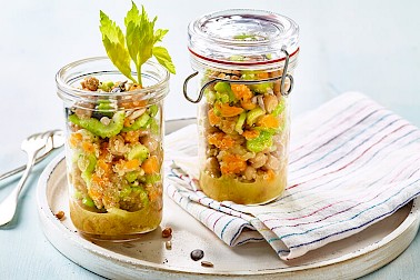 Involtini d’insalata con ripieno di lenticchie