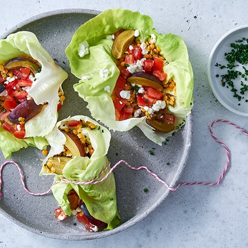 Involtini d’insalata con ripieno di lenticchie